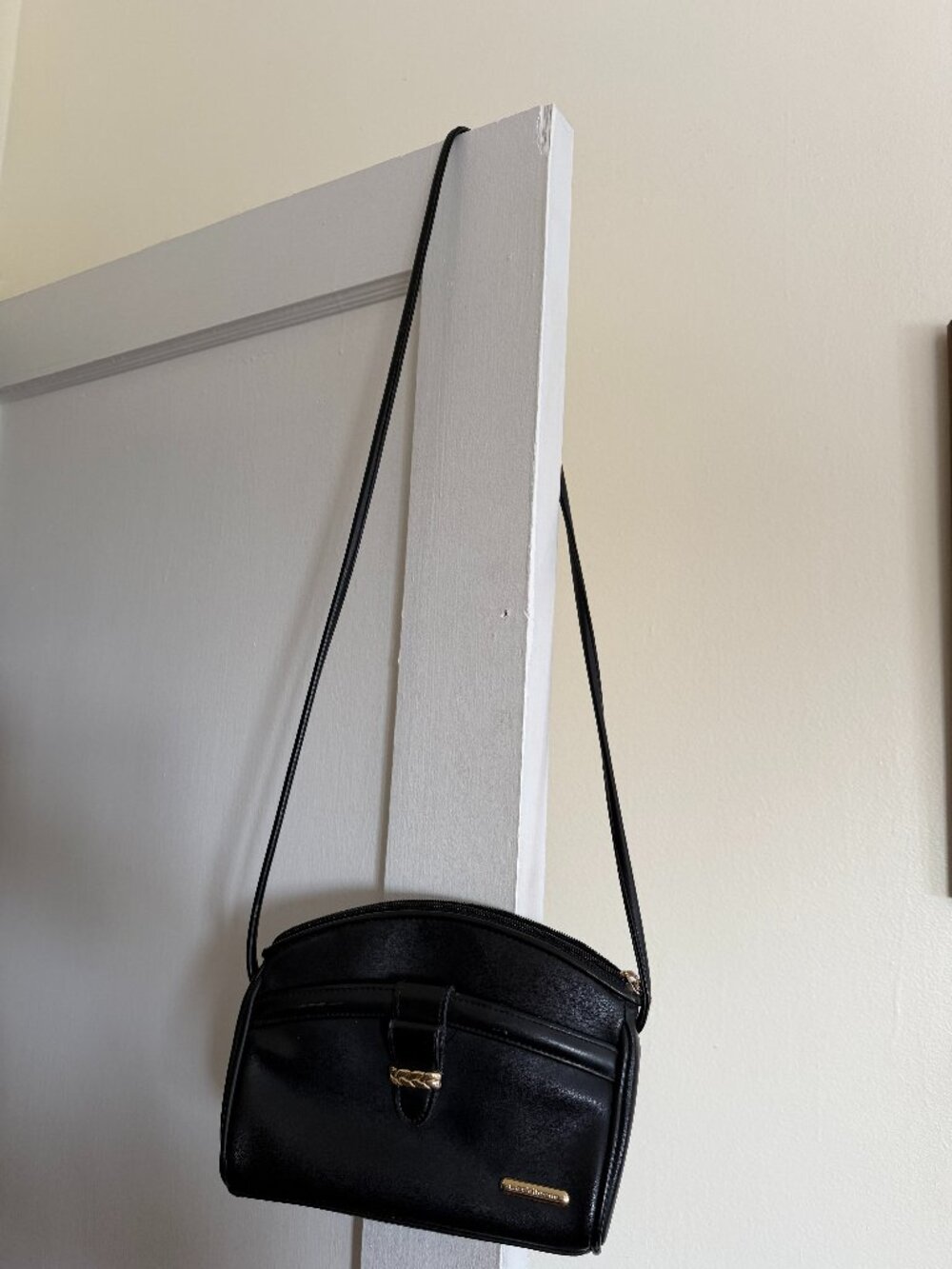 Liz Claiborne Black Crossbody Bag Gold Tone Hardware Small Purse